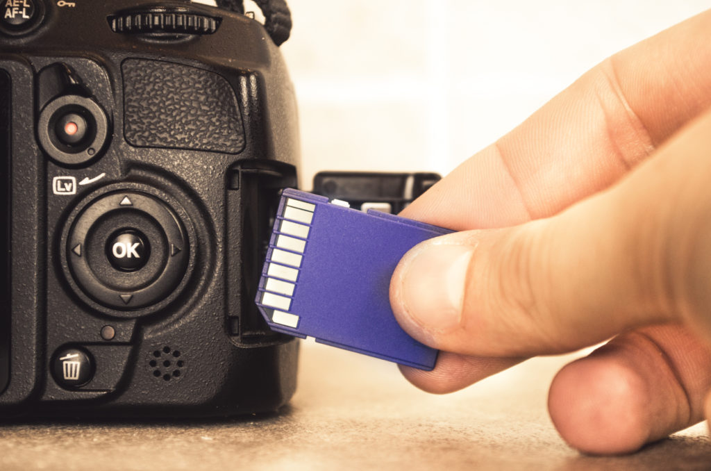 防犯カメラに最適なSDカードの選び方。おすすめの容量やメーカーとは クラウド防犯カメラ・監視カメラの設置工事、購入のご相談なら「カメチョ」
